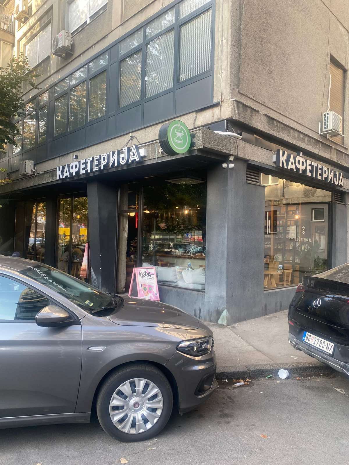 Pre - Farbanje fasade, Kafeterija, Beograd